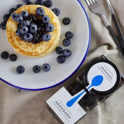 Sarteneja Blauwe Bessenjam 310gr, sfeerfoto 1