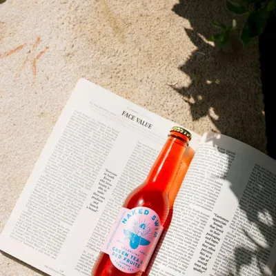 Naked Swim Red Sparkling Tea 250ml, sfeerfoto 1